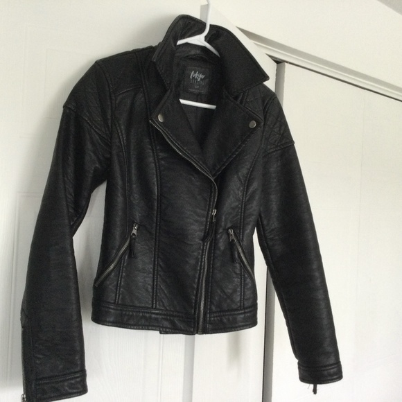 Faux leather jacket - Picture 7 of 9